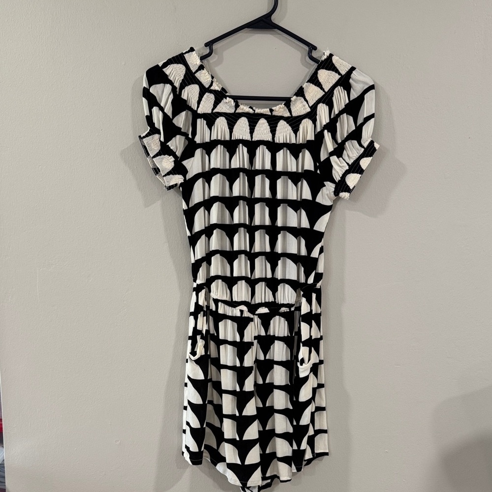 Ava Sky Fighting Eel Black & White Geometric Short-Sleeve romper